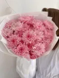 "Букет розовых хризантем в дизайнерской упаковке 🌸" – Фото 0