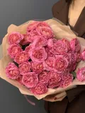 "Монобукет с кустовой розой «Джульетта Церайз» 9🩷" – Фото 5