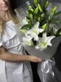 "Букет из 3 белых лилий" – Фото 1