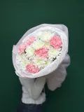 "Сборный букет из кустовых хрихантем и розовых диантусов" – Фото 0
