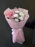 "Нежный букет-комплимент с французской розой, гипсофилой и кустовой хризантемой" – Фото 0
