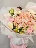 "Сборный букет с эустомой и гортензией" – Фото 3