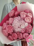 "Букет из кустовых пионовидных роз и гортензии" – Фото 2