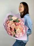 "Букет из кустовых пионовидных роз" – Фото 2