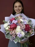 "Сборный букет "Сиреневый Хлопок" с пионовидными розами" – Фото 0