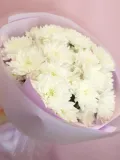 "Объёмный букет из 5 белых кустовых махровых хризантем" – Фото 2