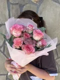 "Букет-комплимент из нежно-розовых роз и эвкалипта " – Фото 0