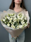 "Букет из эустомы и эвкалипта" – Фото 1
