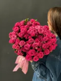 "Букет из 15 розовых кустовых роз" – Фото 1