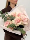 "Букет из розовых французских роз с эвклиптом" – Фото 1