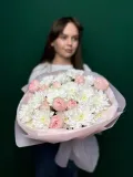 "Сборный букет из кустовых роз и хризантем" – Фото 1