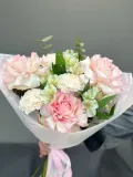 "«Мой май» букет с альстромерией и французскими розами" – Фото 4