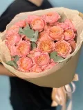 "Монобукет с пионовидной розой «Джульетта» и эвкалиптом" – Фото 1