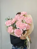 "Нежный букет с розовыми диантусами и ароматным эвкалиптом " – Фото 0