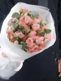 "Нежный букет из 9 розовых кустовых роз Констеллейшн" – Фото 0