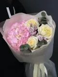 "Прекрасный букет с пионовидными розами сорта Candlelight" – Фото 0