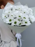 "Букет из кустовых хризантем ромашковых" – Фото 1