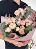 "Кустовая роза Мэнсфилд Парк с эвкалиптом" – Фото 2