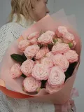 "Букет из кустовых пионовидных роз сорта Мадам Бомбастик" – Фото 1
