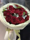 "Букет из 11 красных роз и эвкалипта" – Фото 2