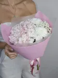 "Букет "Дарина" из гортензии, гипсофилы и хризантемы" – Фото 2