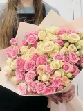 "Большой букет кустовых роз «летнее настроение»" – Фото 2