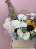 "Композиция из подсолнуха и хризантем " – Фото 1