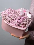 "Розовое облако — композиция из гипсофилы в коробке" – Фото 5