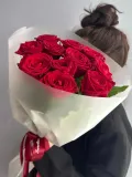 "Моно букет ароматная сибирская роза Ред наоми " – Фото 1
