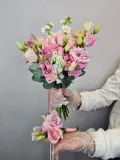 "Букет невесты из розовой эустомы с кустовыми розами" – Фото 2
