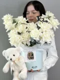 "«Любимой» французские белые Розы Плайя Бланка в коробке 15 шт с мишкой и топпером" – Фото 0