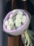"Моно из хризантем и гипсофилы радуга" – Фото 1