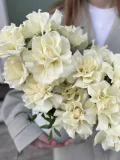 "Белая французская вывернутая роза в шляпной коробке" – Фото 3