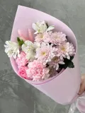 "Нежный букет комплимент из хризантемы, розы, диантусов и альстромерии🌸" – Фото 2