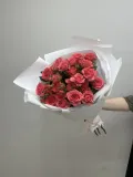 "Букет из кустовых роз "Ягода -малинка"" – Фото 2
