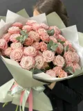 "Букет из нежных розовых кустовых роз" – Фото 2