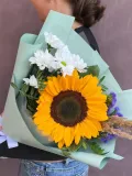 "Яркий букет с подсолнухом и хризантемой" – Фото 0