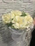 "Французские белые розы в шляпной коробке " – Фото 2