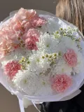 "Сборный букет из кустовых хризантем, диантусов, гортензий и танацетума от студии Mnogo Tsvetov  " – Фото 0