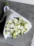 "Нежный букет из белых лизиантусов (7 шт)" – Фото 2