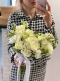 "Букет невесты из роз и эустомы" – Фото 1