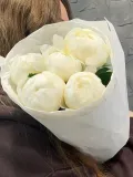 "Белые пионы мини букет" – Фото 1