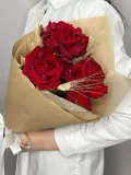 "«Гранат» букет из роз Эквадор Эксплорер и пшеницы" – Фото 1
