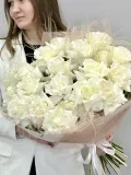 "«Бланка» монобукет из 25 французских белых роз Плайя Бланка" – Фото 3