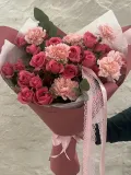"Букет из кустовых роз и диантусов" – Фото 0