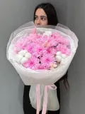 "Нежный букет из кустовых хризантем и хлопка" – Фото 0