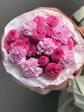 "Яркий букет диантусы и кустовые розы🤍" – Фото 5