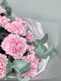 "Букет из диантусов и эвкалипта «Сладкая вата»" – Фото 4