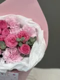 "Кустовые розы и диантусы" – Фото 4