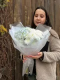 "Авторский букет 💐 голубая гортензия и белые кустовые хризантемы " – Фото 2